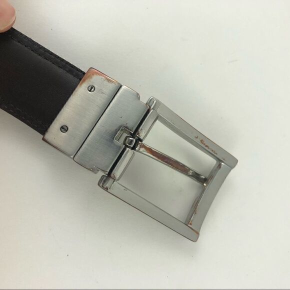 Black leather belt with silver square buckle - Picture 2 of 3